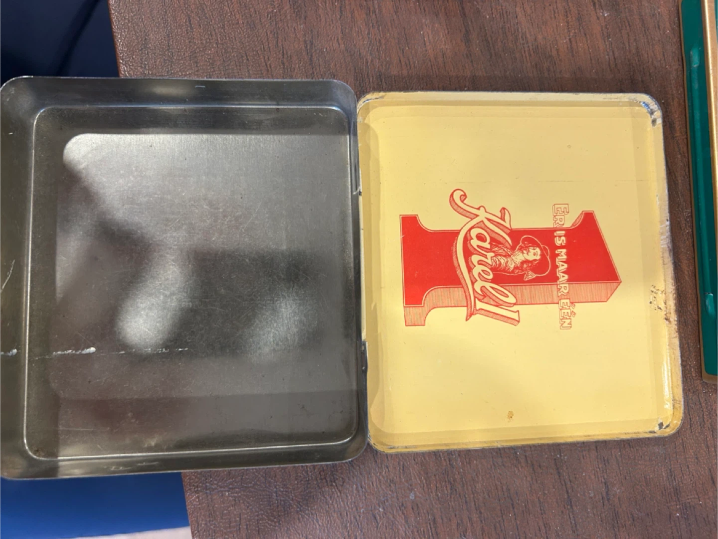Karel I De Luxe Tobacco Tin - photo 2