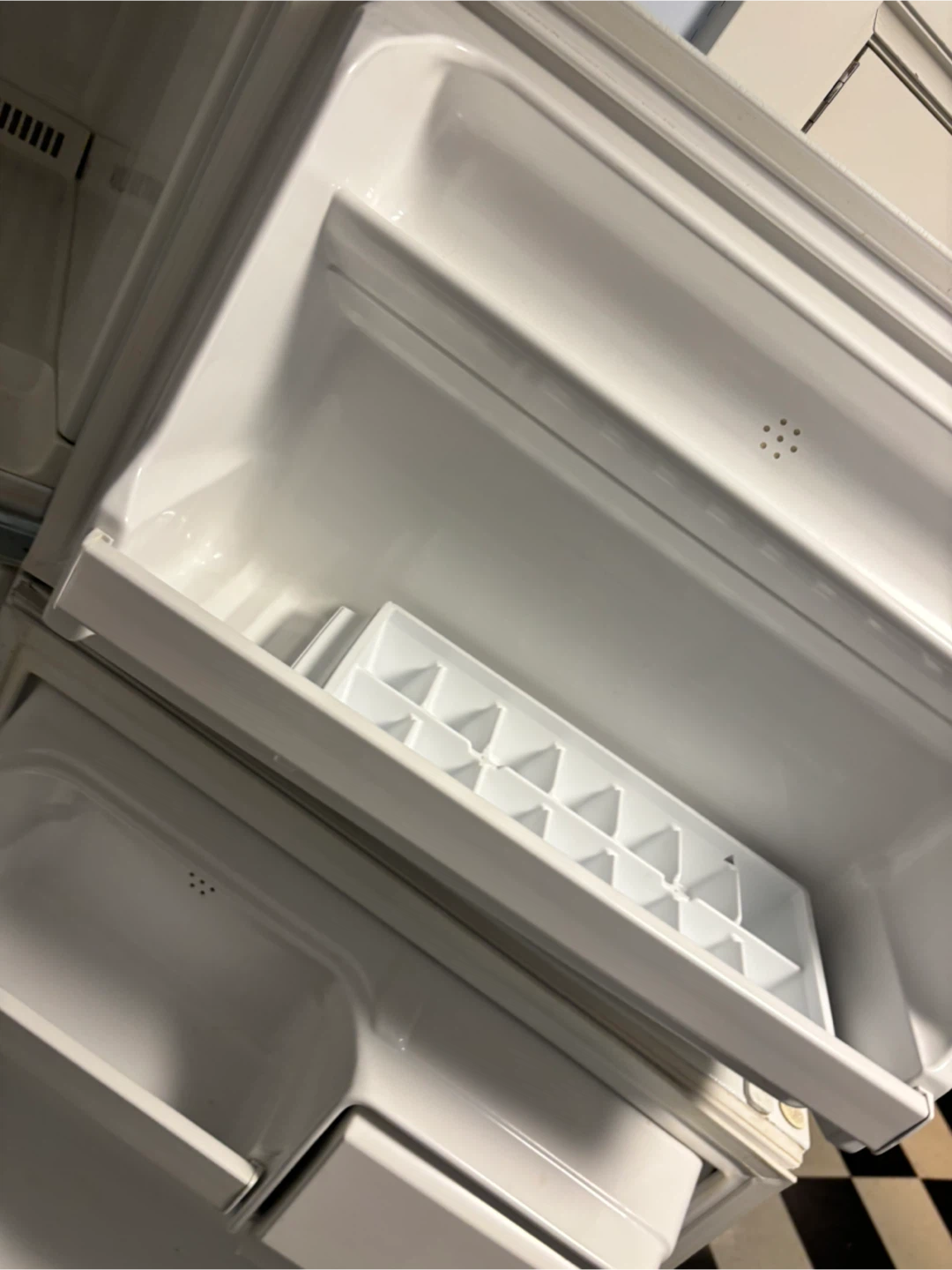 Beau-Mark White Top Freezer Refrigerator 🥕 - photo 5