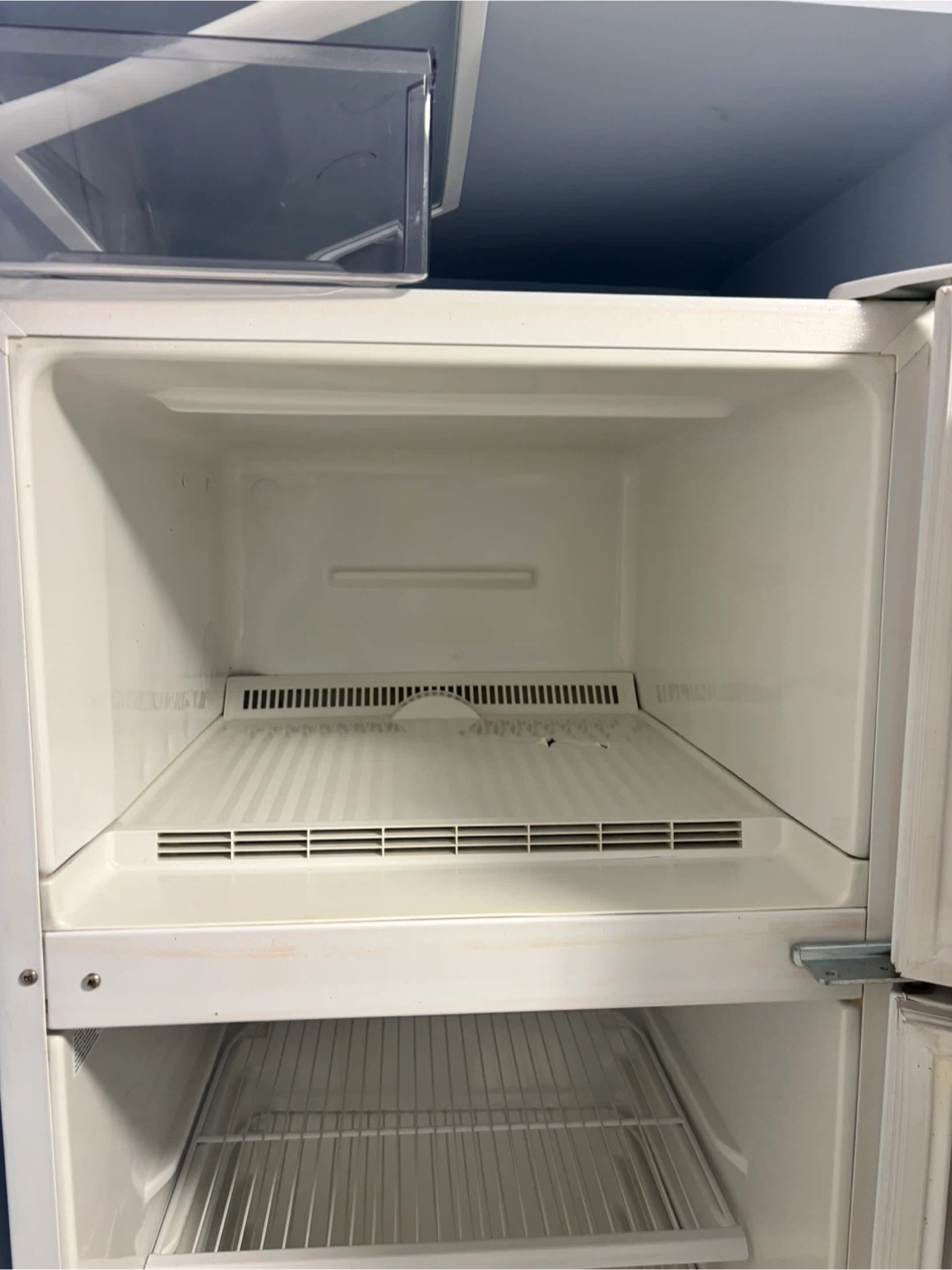 Beau-Mark White Top Freezer Refrigerator 🥕 - photo 4