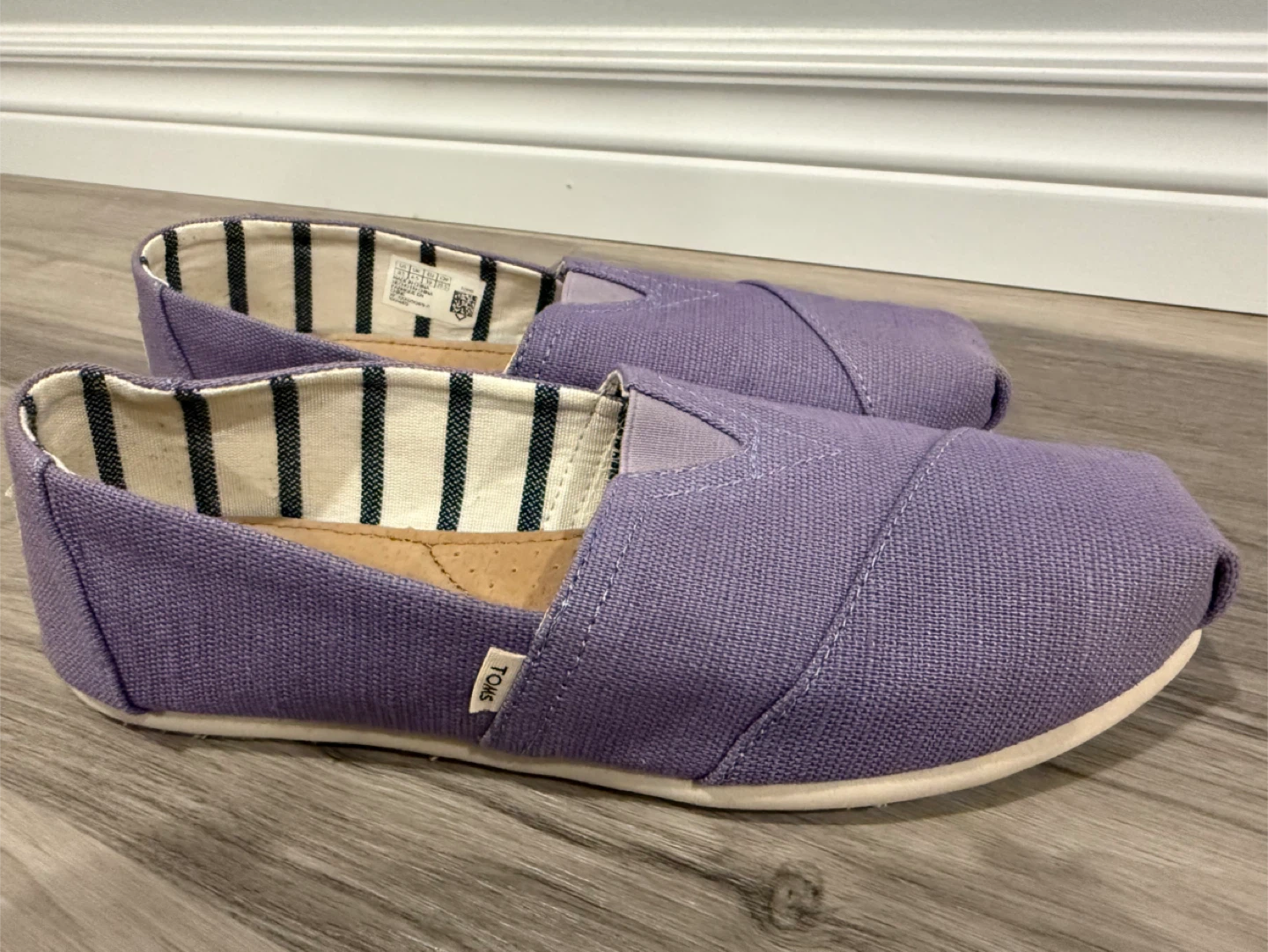 Women's TOMS - size 8.5