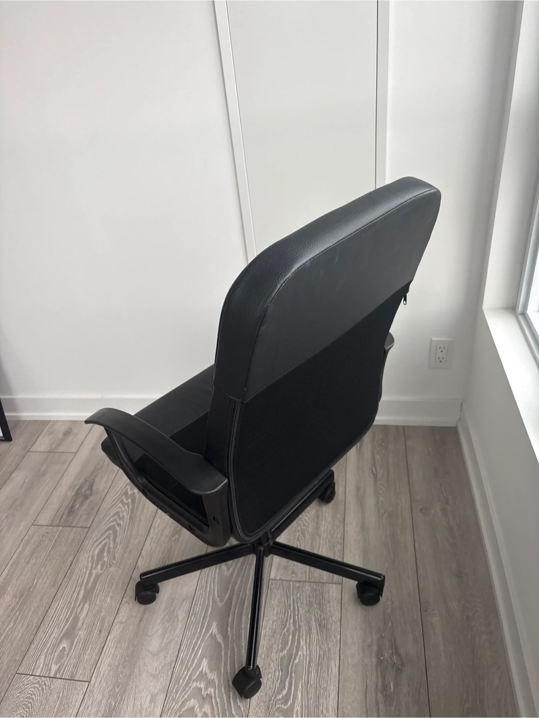 IKEA RENBERGET Swivel Chair, Bomstad Black - photo 2