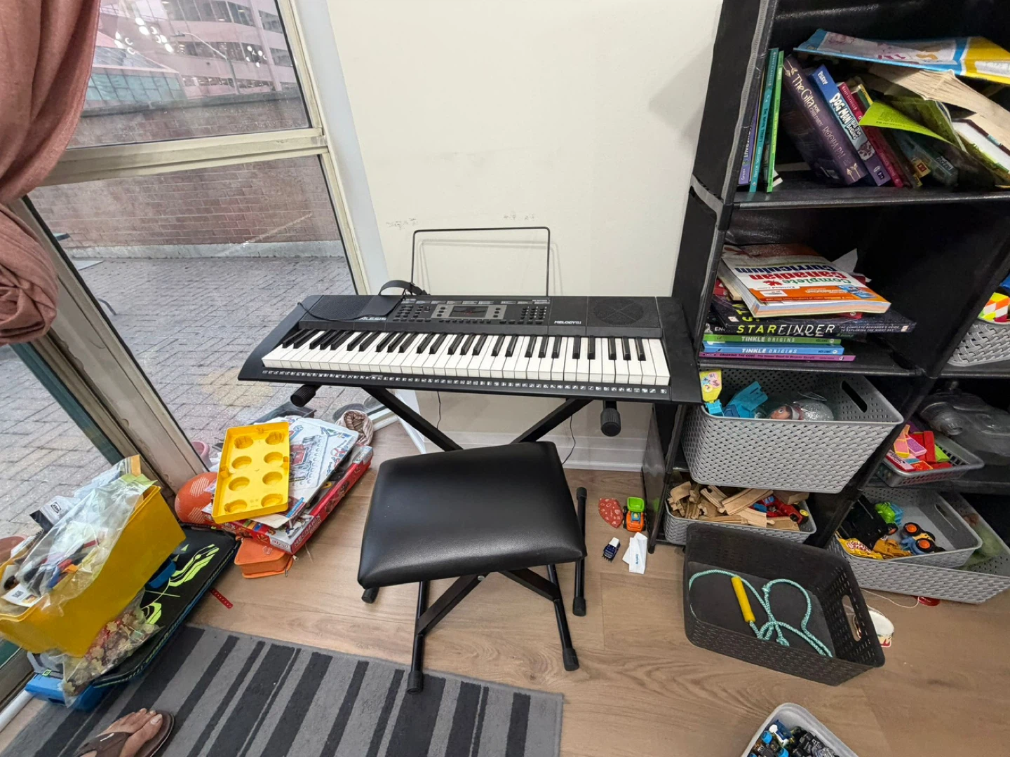 Alesis Melody 61  Keyboard Piano for Beginners with 61 Keys - photo 3