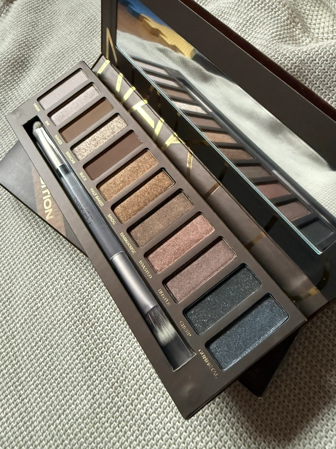 Urban Decay Naked Eyeshadow Palette - photo 3