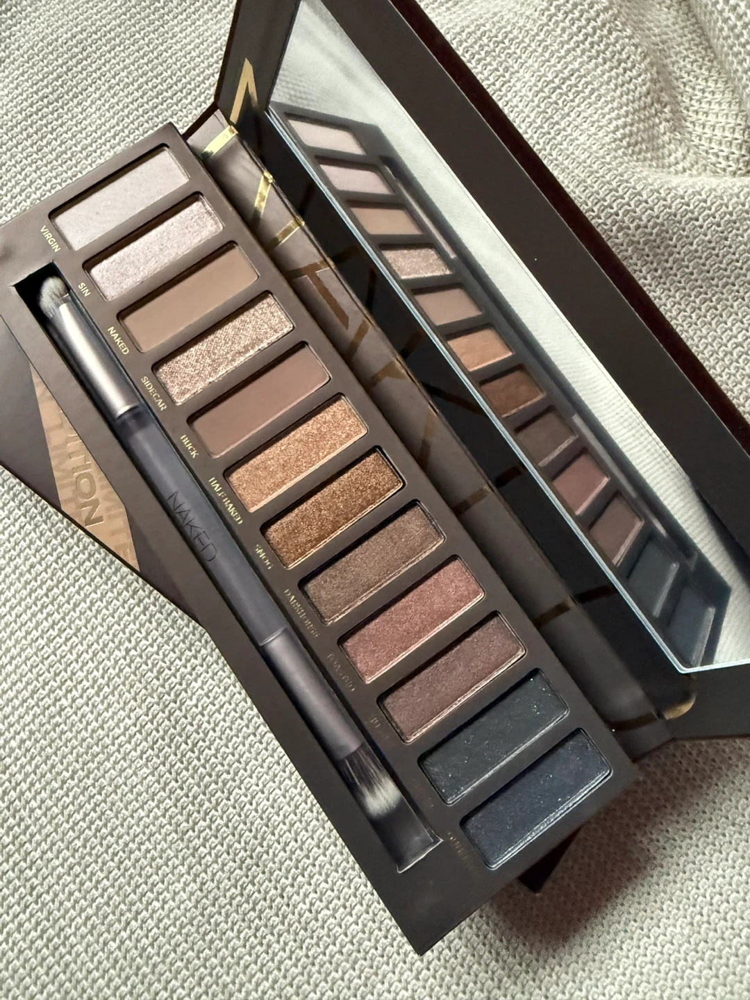 Urban Decay Naked Eyeshadow Palette - photo 2
