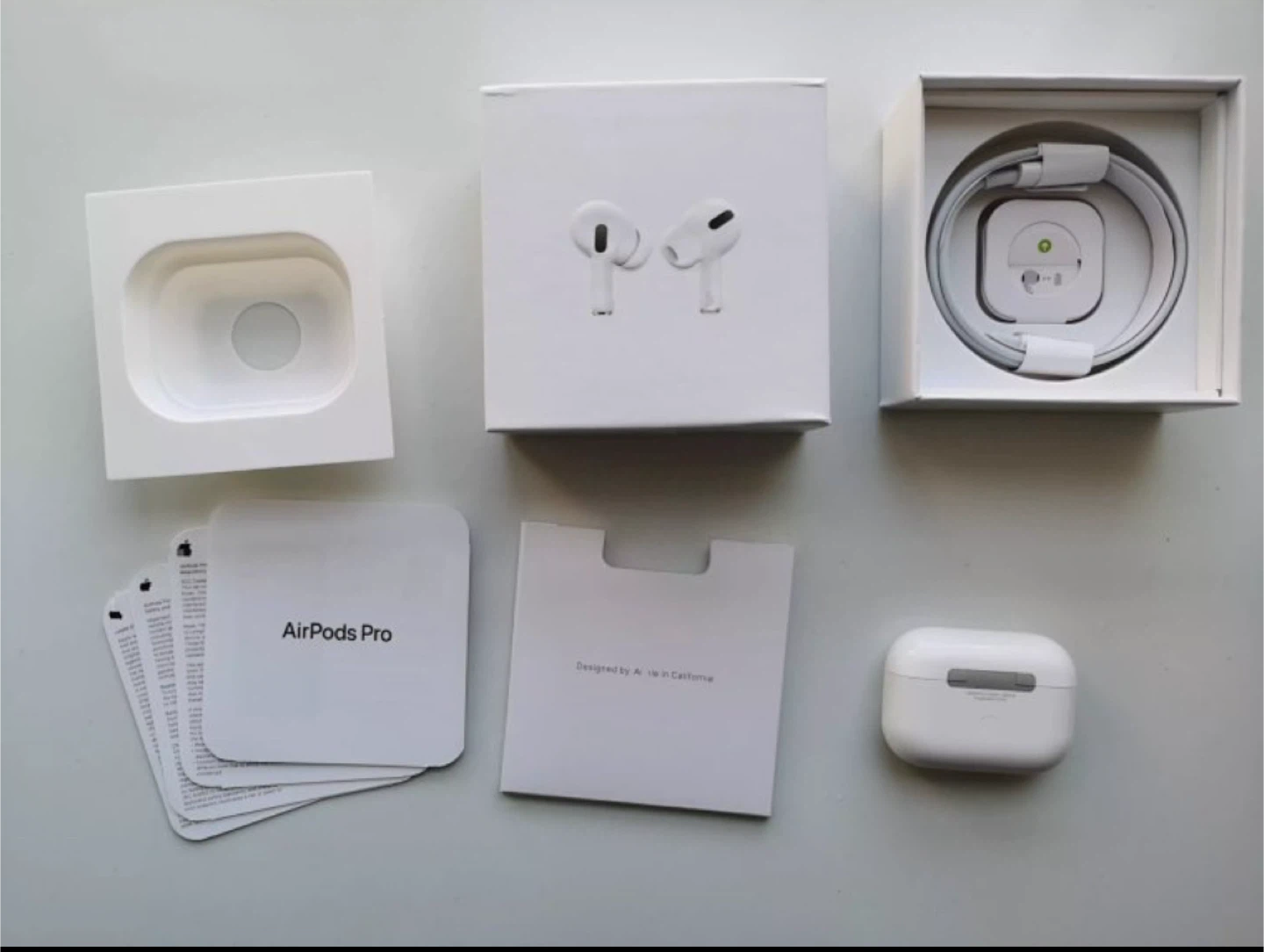 Apple AirPods Pro with MagSafe Charging Case - photo 3
