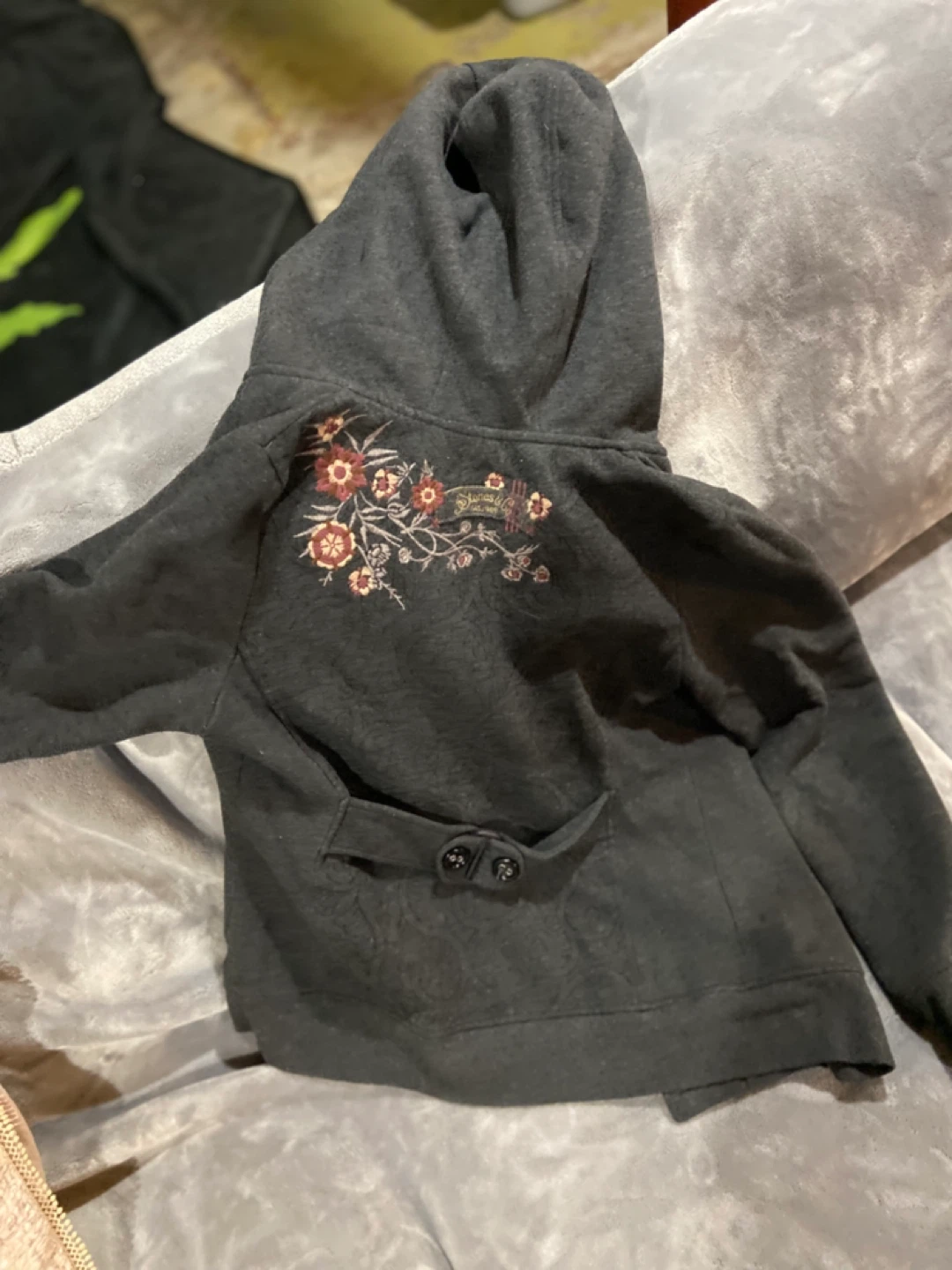 Women’s 3 stones sweater size medium - photo 2