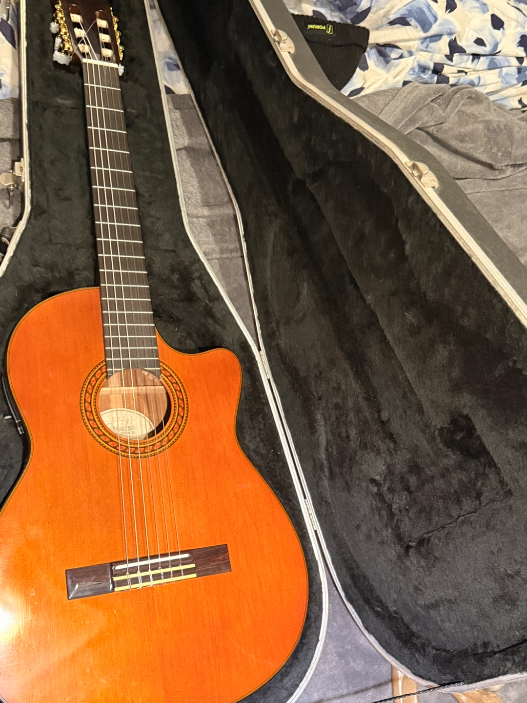 Fender CG-25SCE Acoustic Electric Guitar with Case