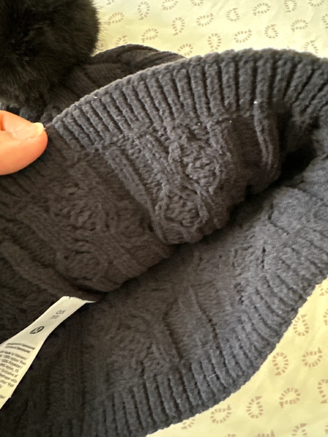 Lululemon Pom Pom Beanie - photo 4