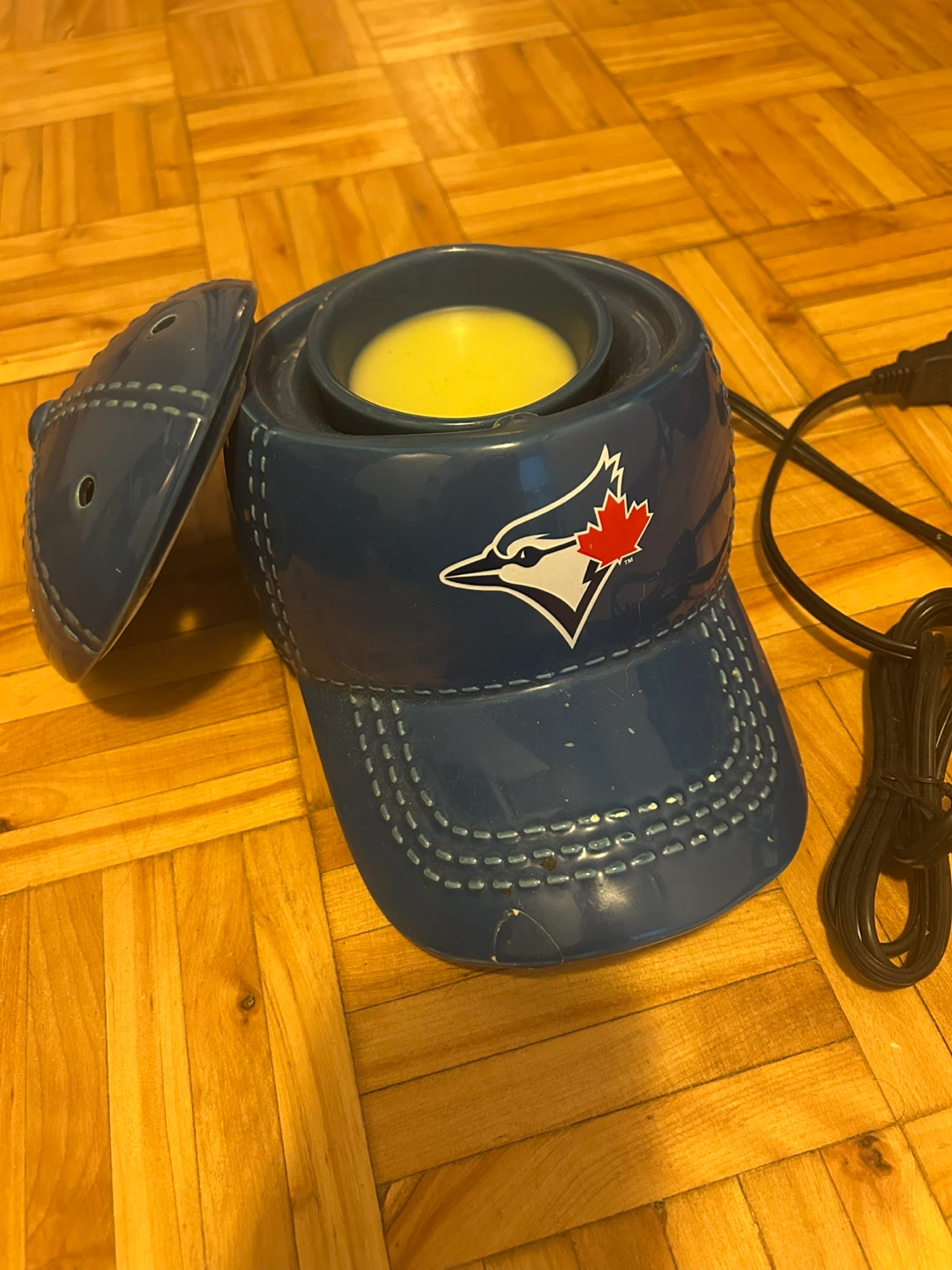 Toronto Blue Jays Baseball Cap Scentsy Wax Warmer - photo 2
