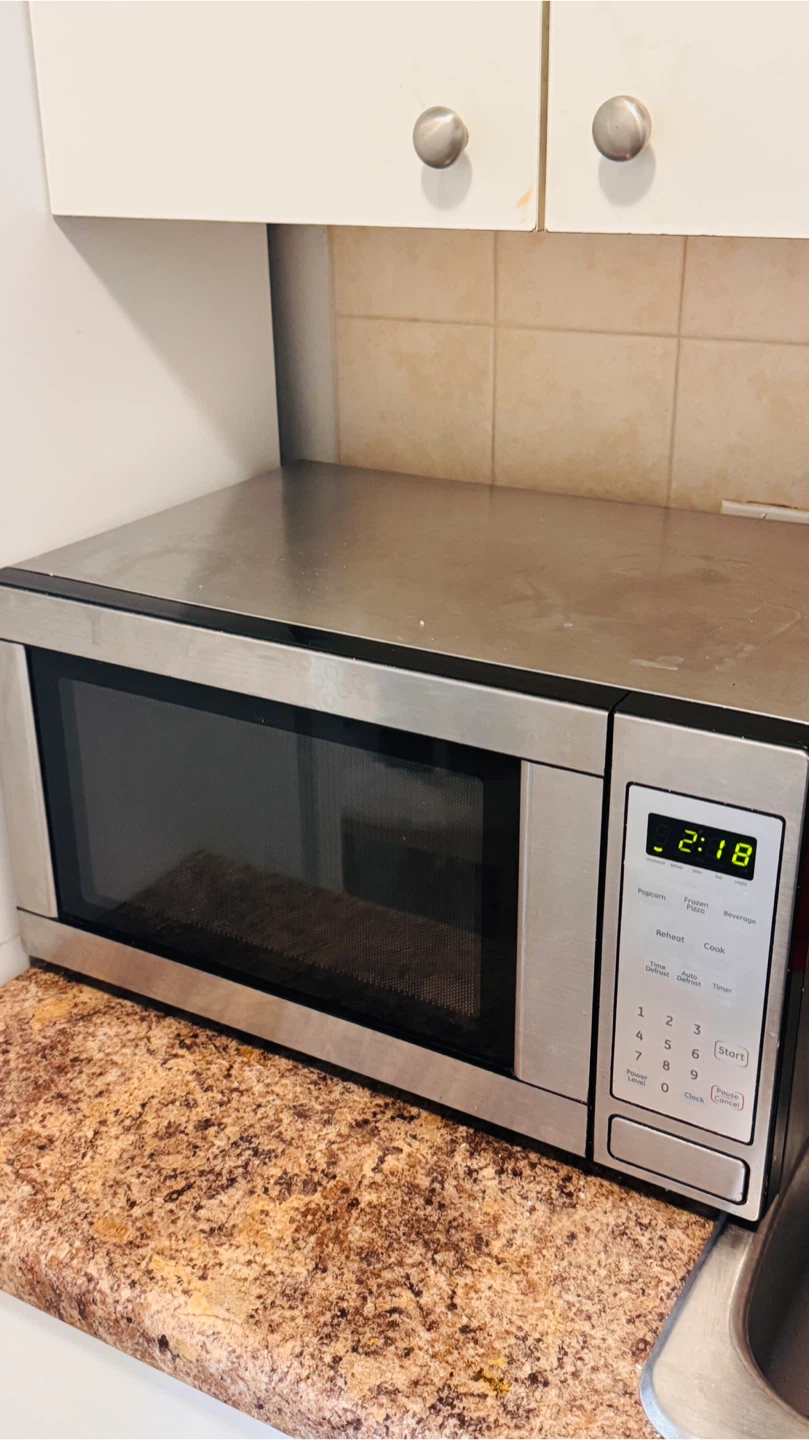 Microwave Oven - photo 2