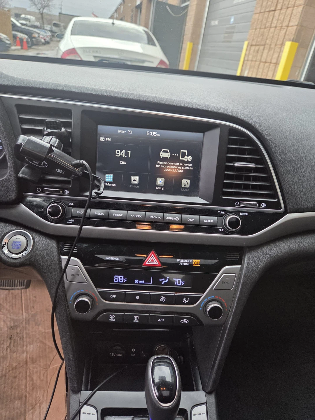 2017 Hyundai Elantra - photo 3