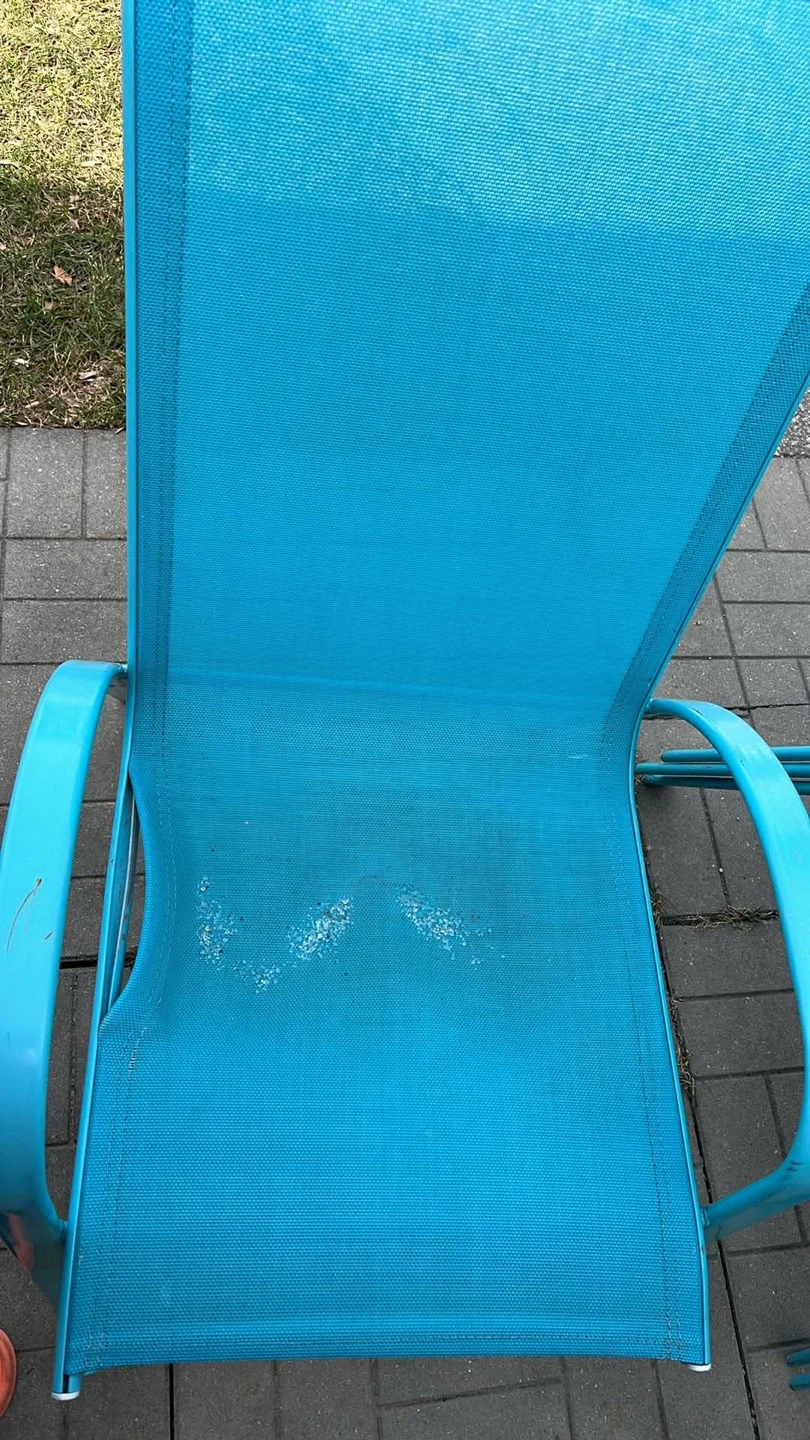 Patio glass table ,with umbrella free chairs - photo 2