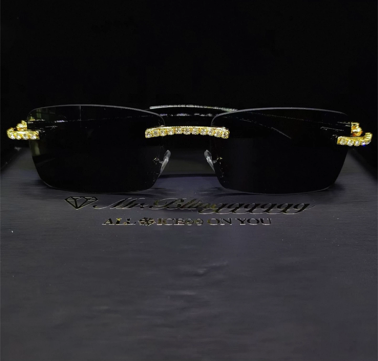Mossinate shades