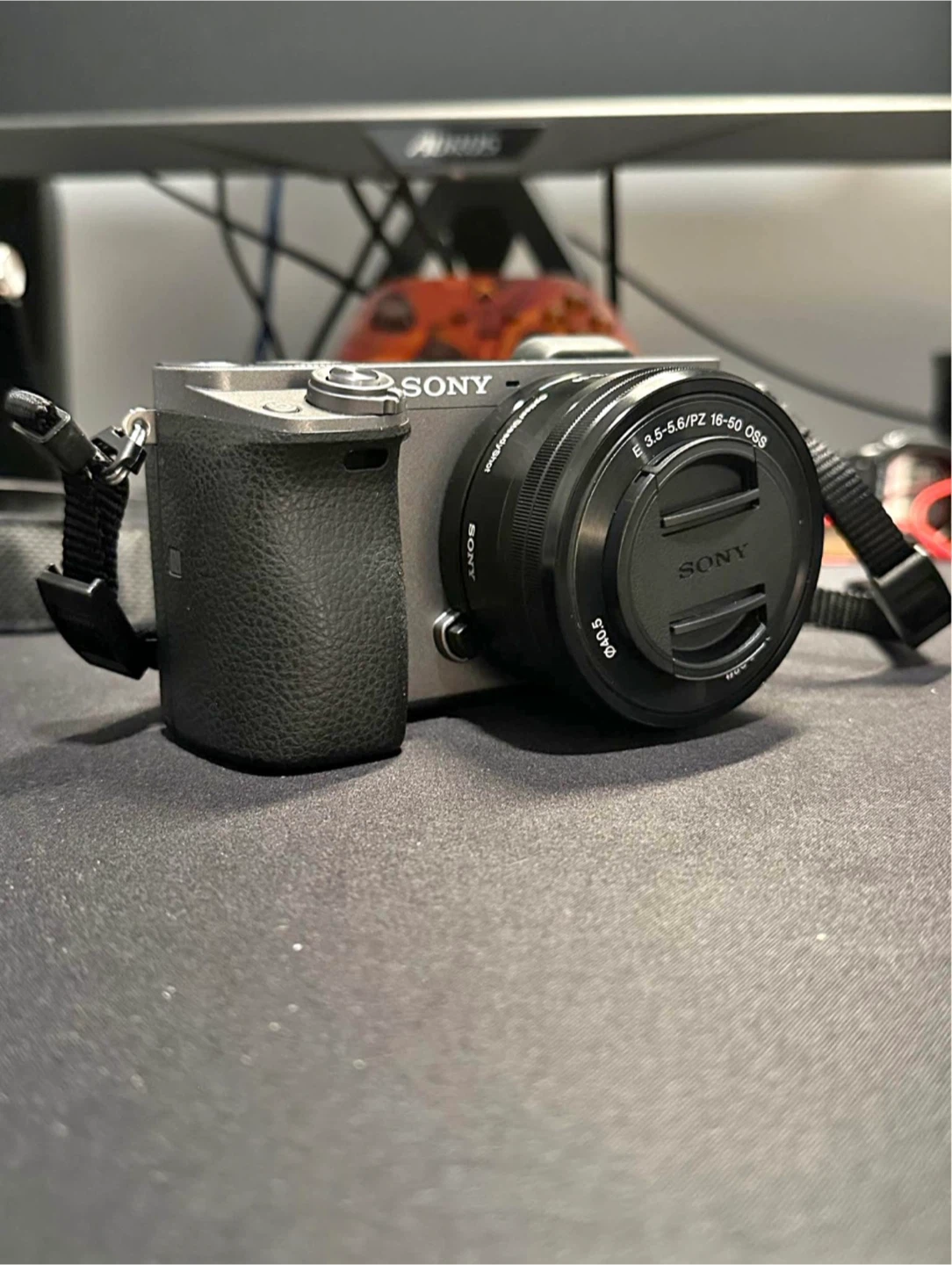 Sony Alpha a6000 Mirrorless Camera with 16-50mm Lens