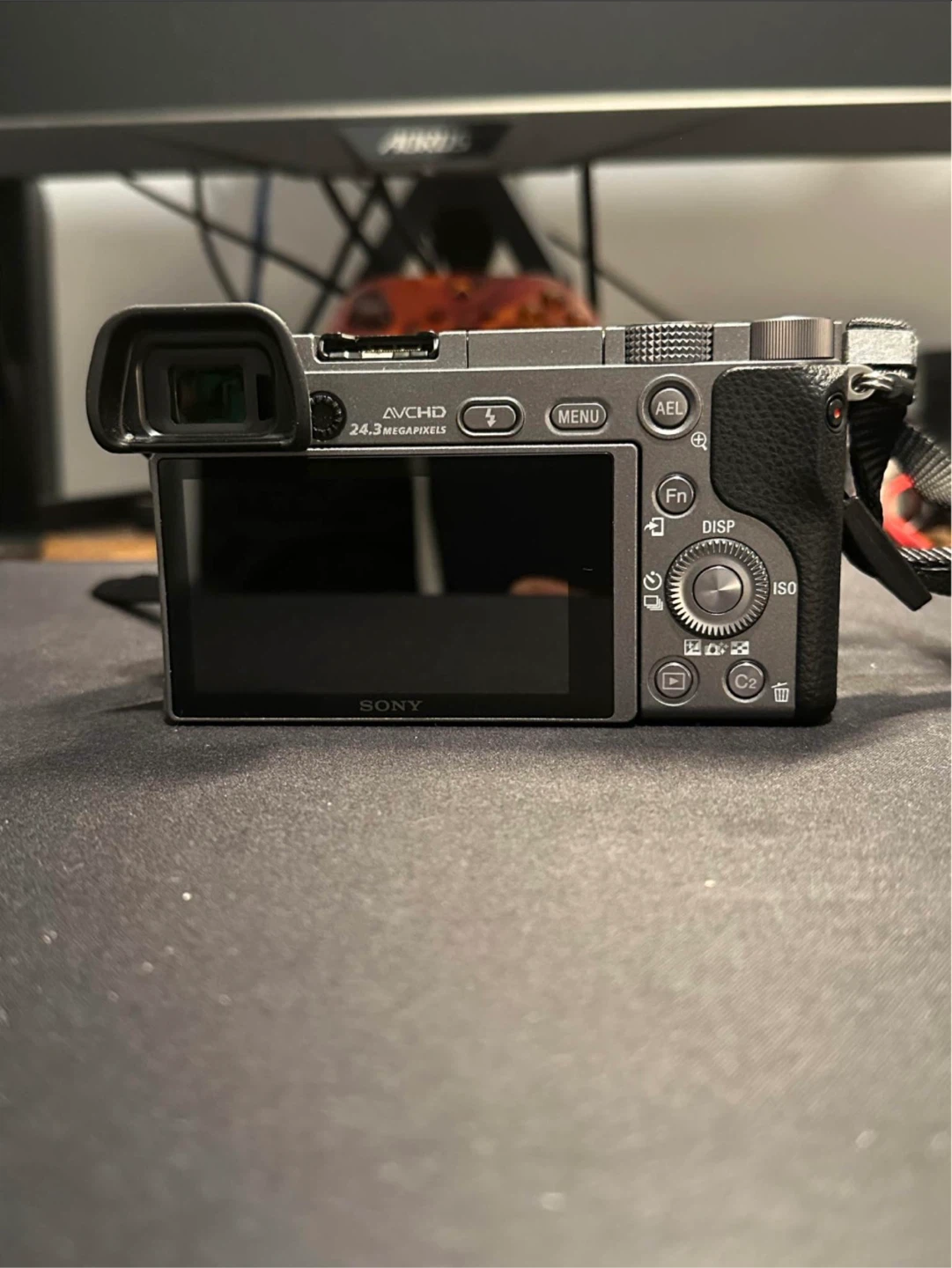 Sony Alpha a6000 Mirrorless Camera with 16-50mm Lens - photo 3