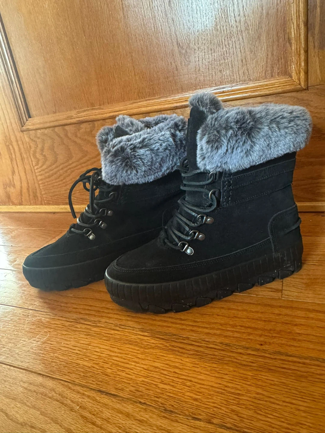 Sperry Black Suede Fur Trim Winter Boots
