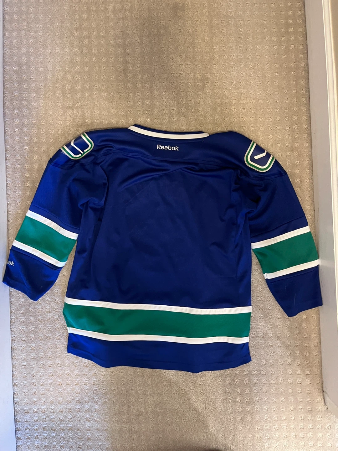 Reebok Vancouver Canucks Youth NHL Hockey Jersey L/XL - photo 2
