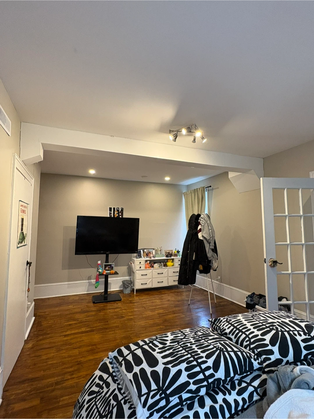 Room + Den for Rent- Female Only - photo 3