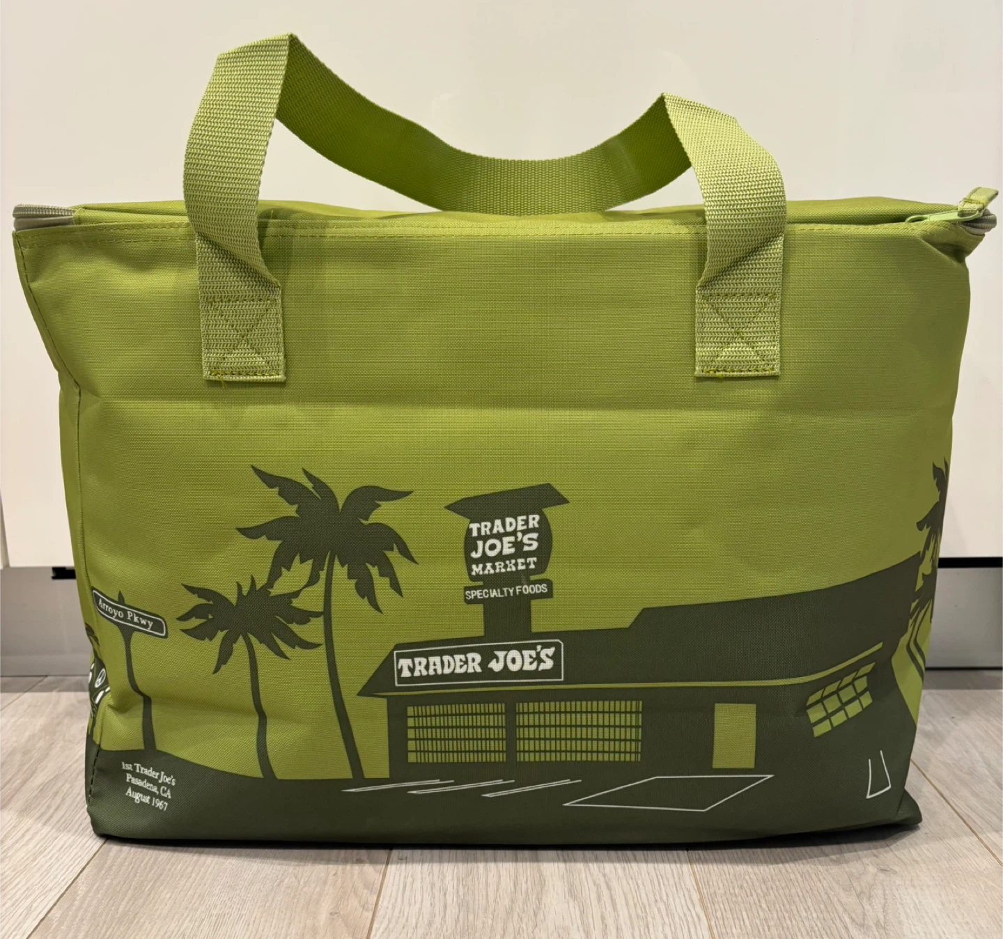 Trader Joe's Large Reusable Insulated Bag - Green Camo - photo 2