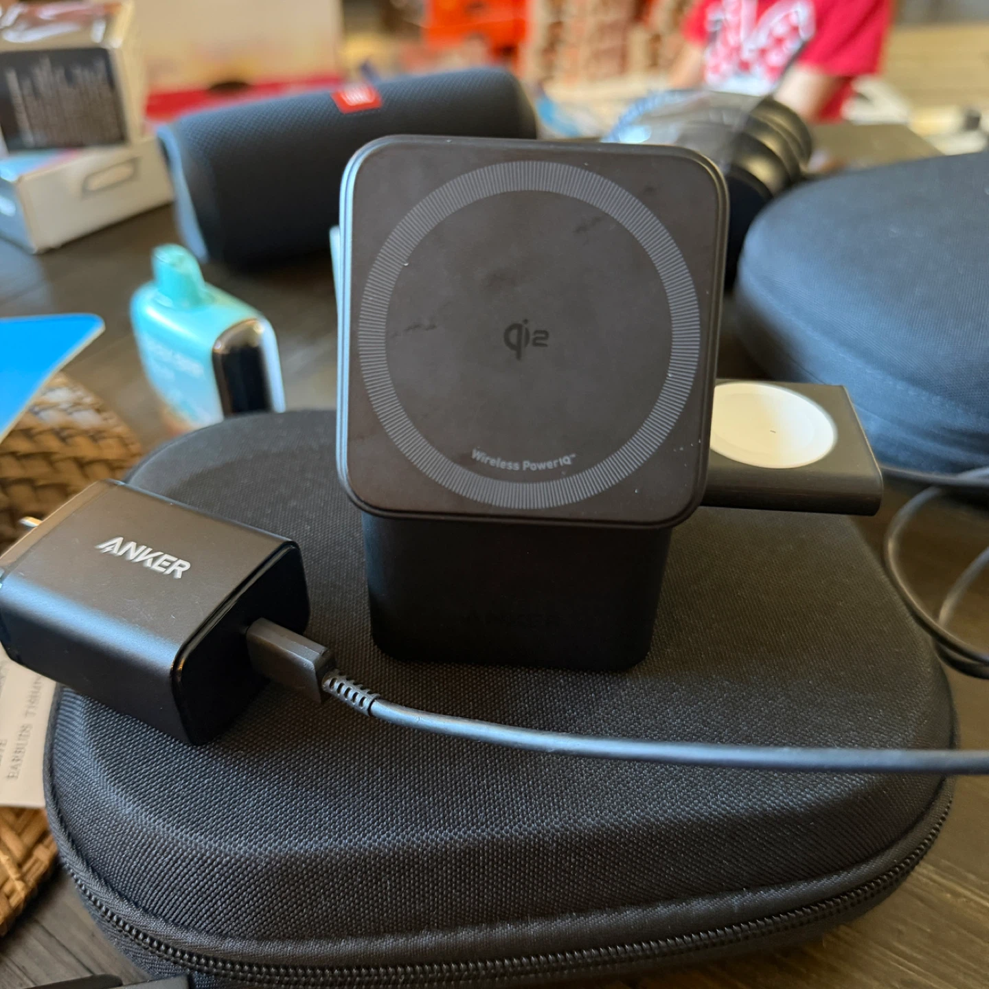 Anker Wireless Charger Stand for iPhone and Apple Watch - photo 2
