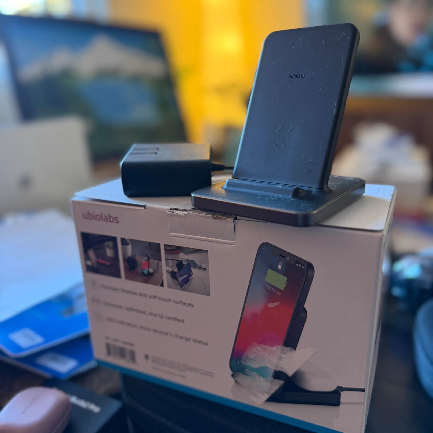 Ubiolabs 2-in-1 Wireless Charging Stand