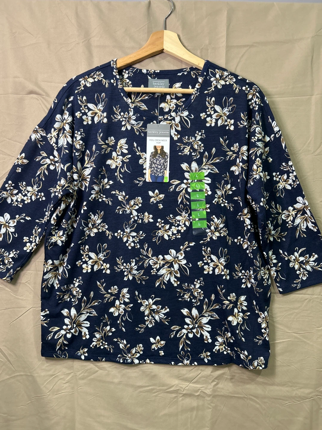 Berkeley Jensen women’s crew neck top