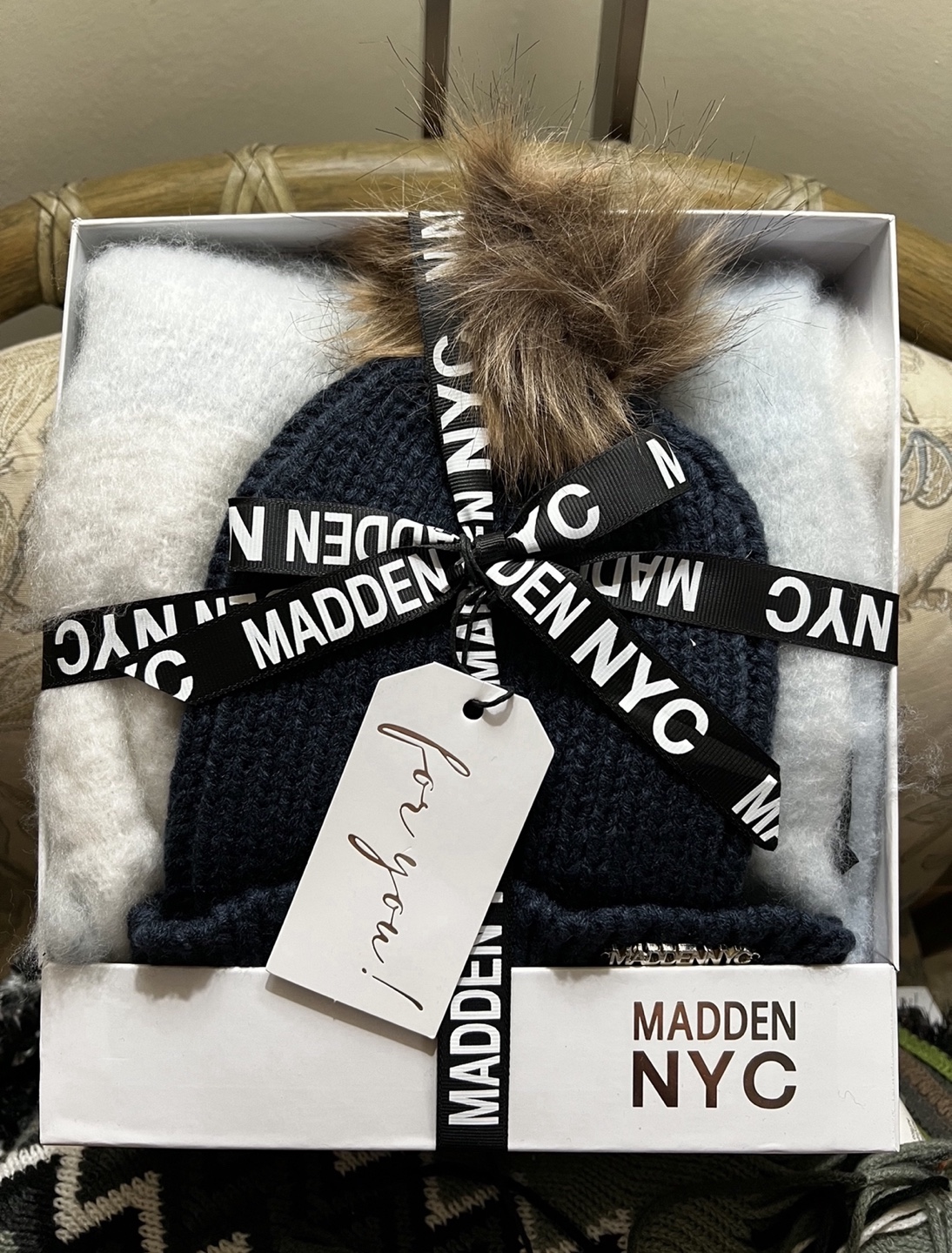 New-Madden NYC Women's Beanie and Scarf Set