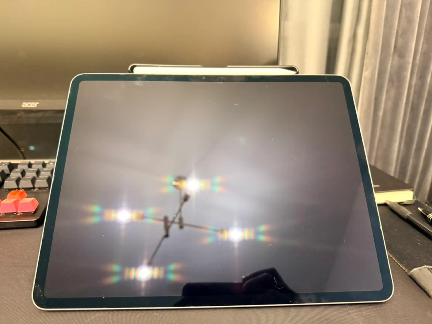iPad Air 13-inch (M3) with free accessories -Read description - photo 3