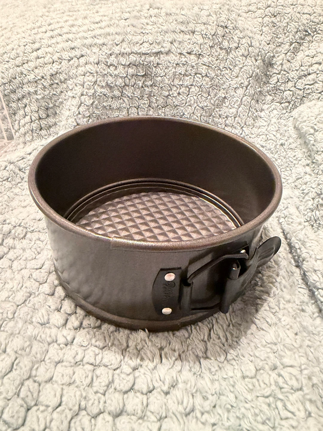 Wilton Excelle Elite 6 Inch Springform Pan