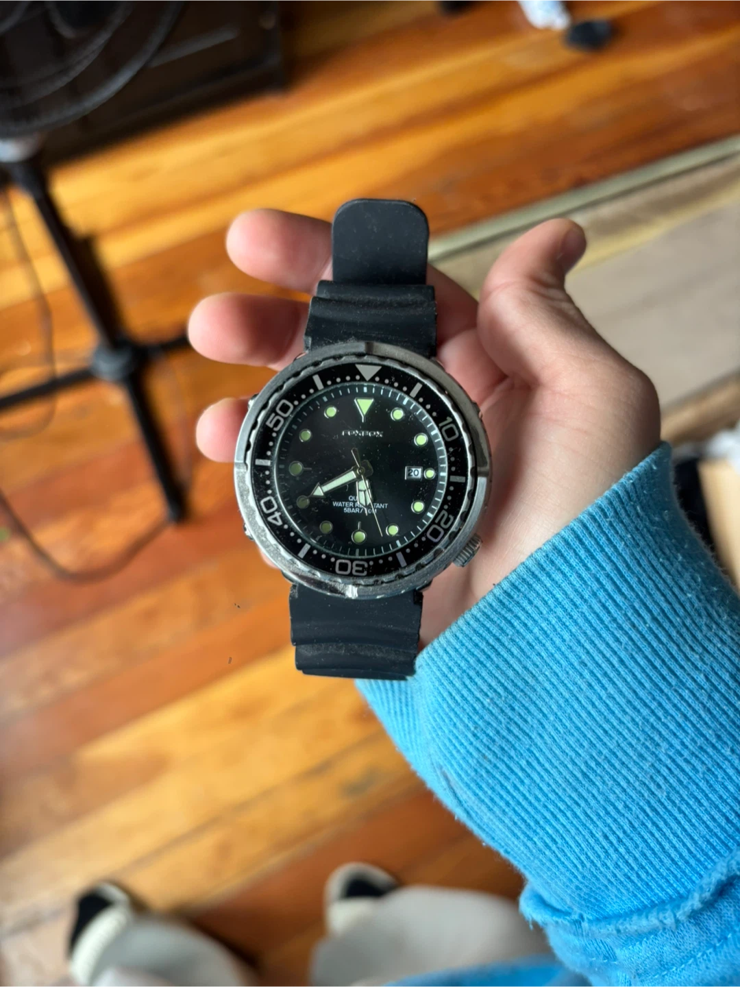 Water resistance male watch- foxbox