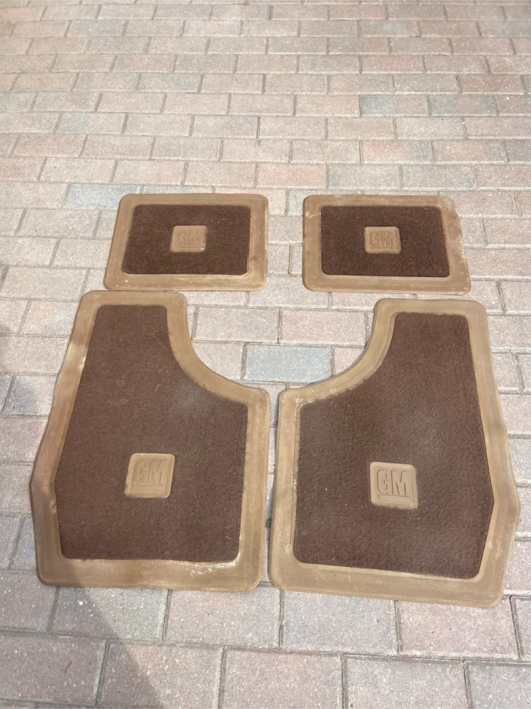 Brown GM Floor Mats Set - photo 4
