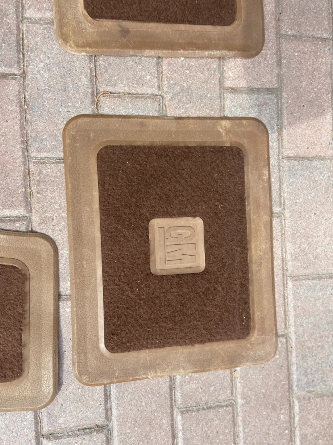 Brown GM Floor Mats Set - photo 3