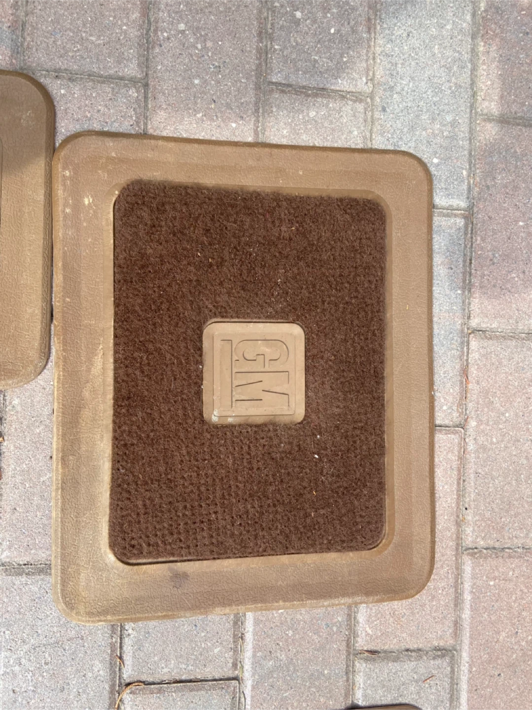 Brown GM Floor Mats Set - photo 5