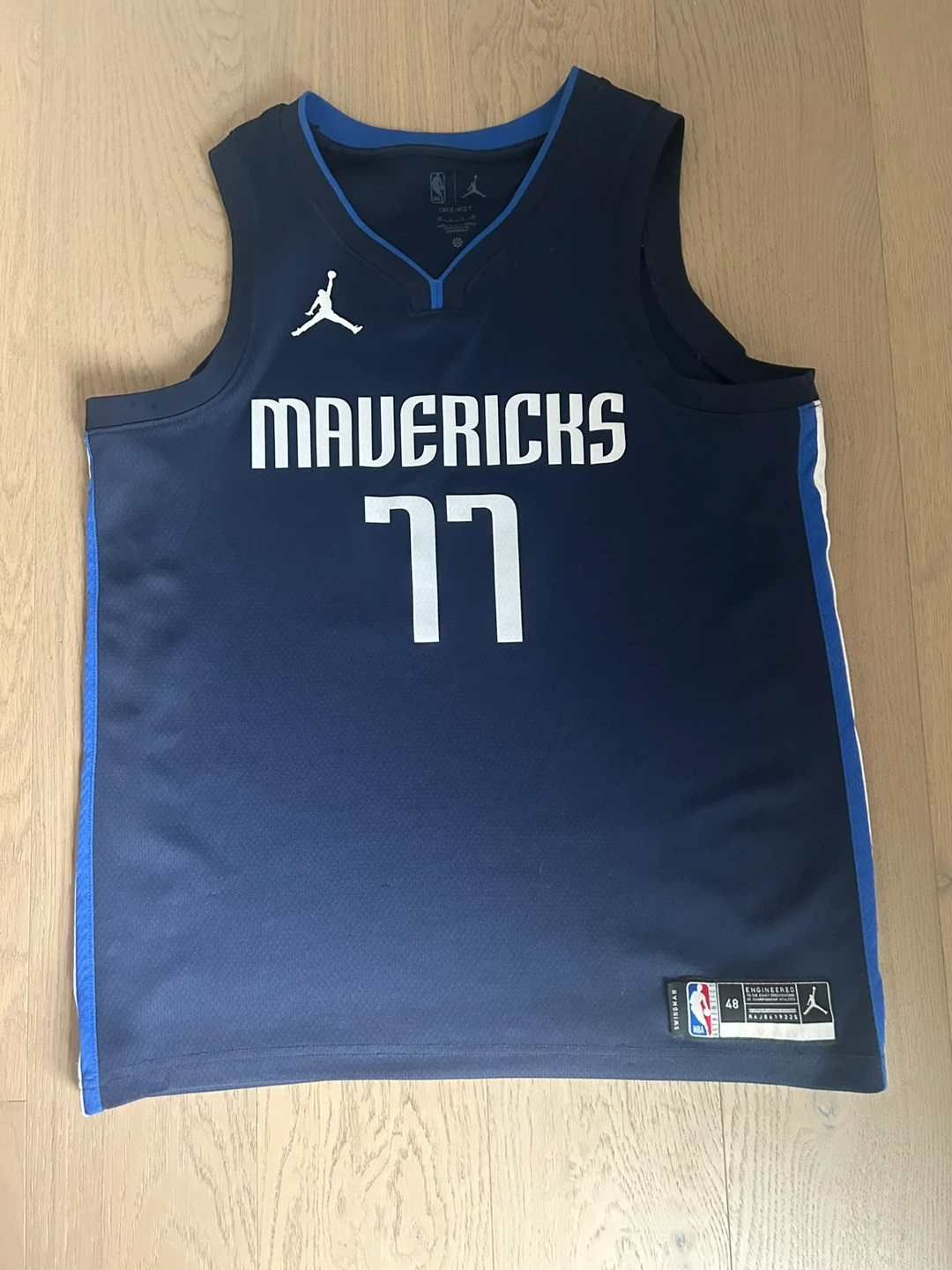 Men's Luka Doncic jersey