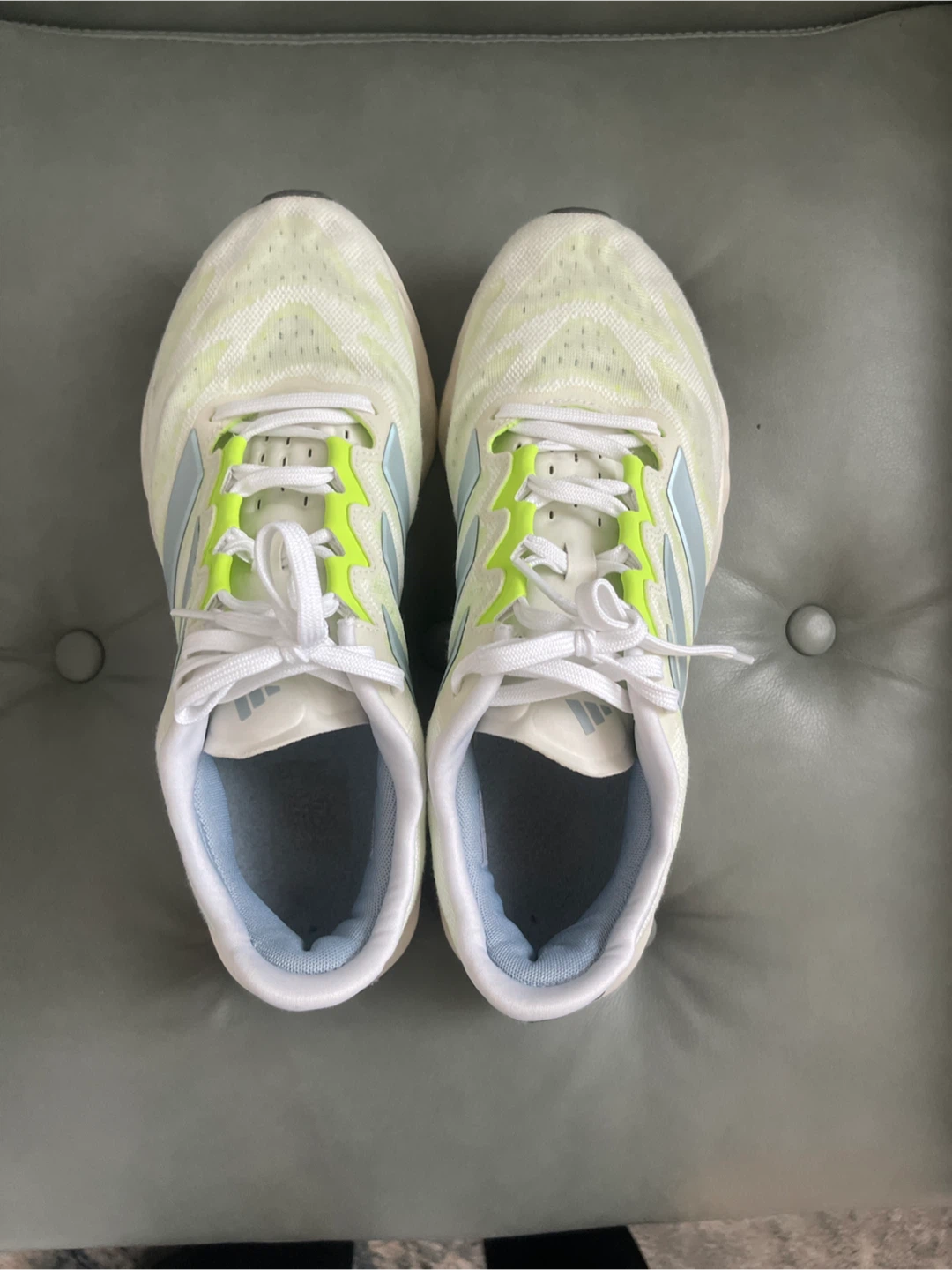 Adidas Running Shoes🥕🥕