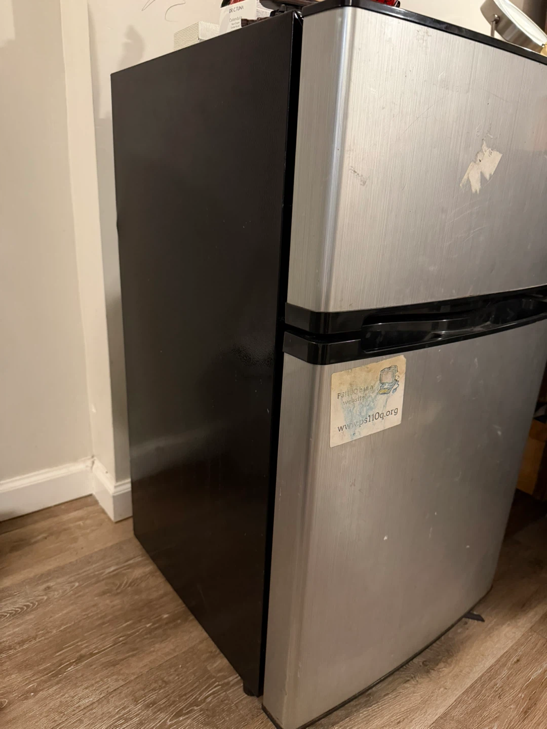 Insignia Mini Fridge - photo 3