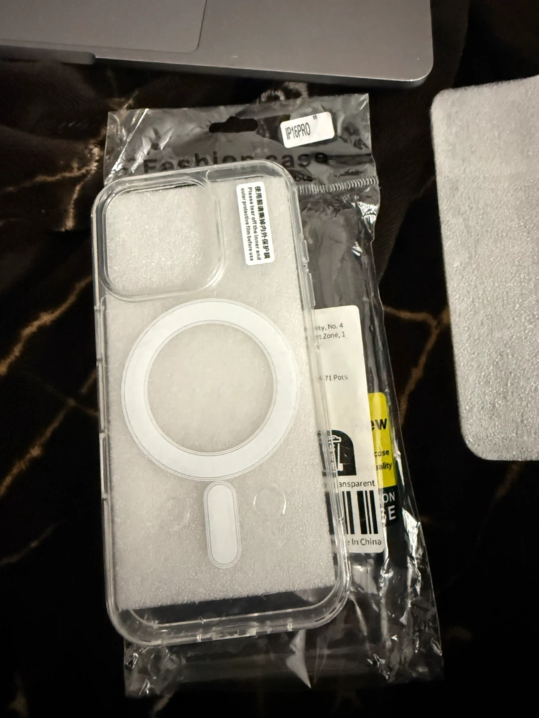 iPhone 16 Pro Clear Magnetic Case - photo 2