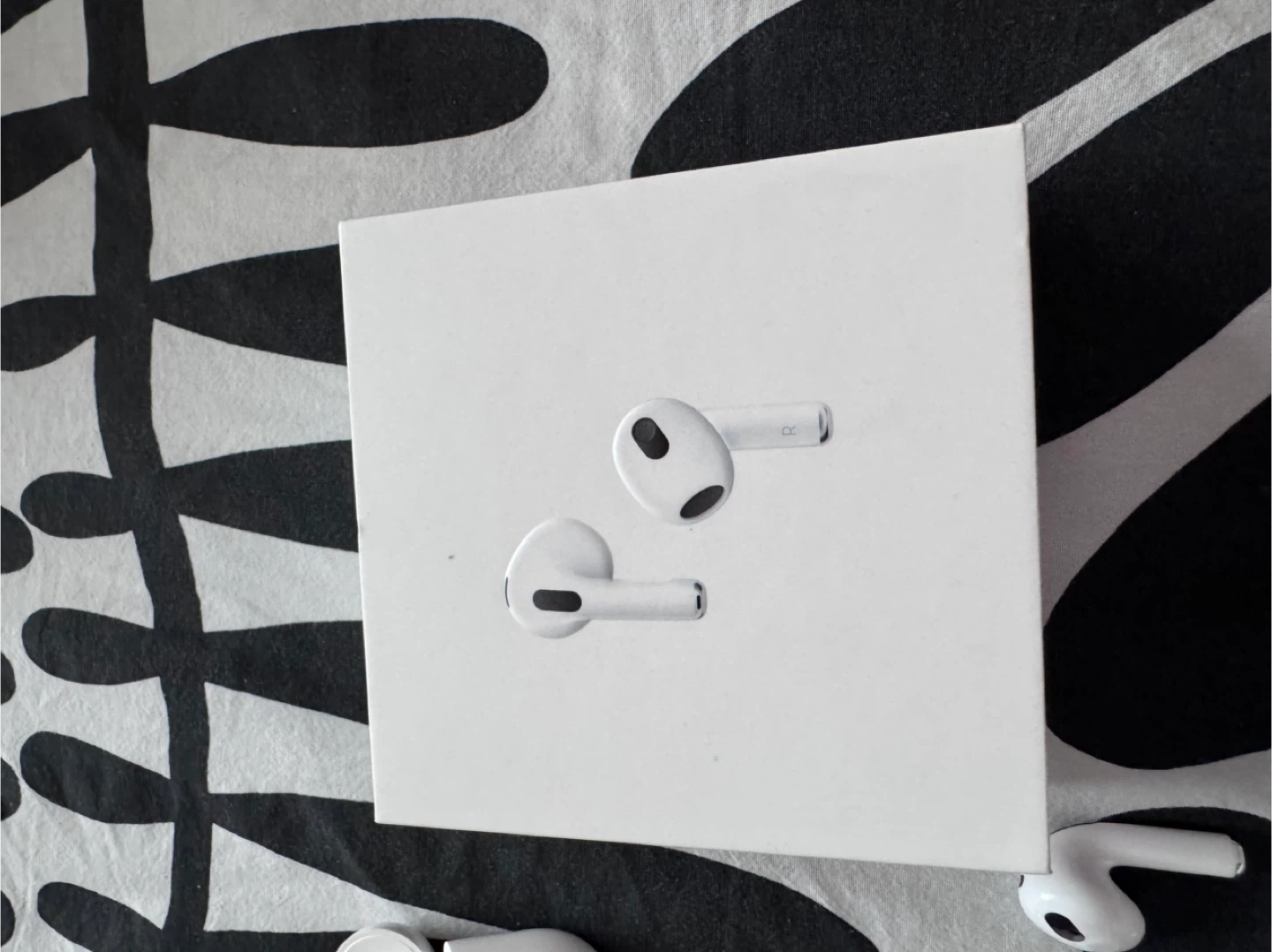 Apple AirPods Pro (2nd Gen) with Charging Case