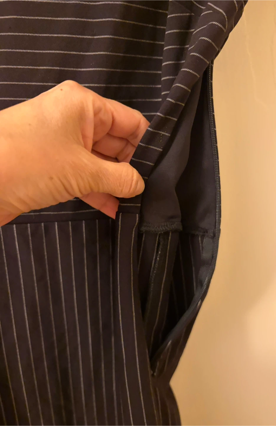EXPRESS Pinstripe Sheath Dress - photo 4