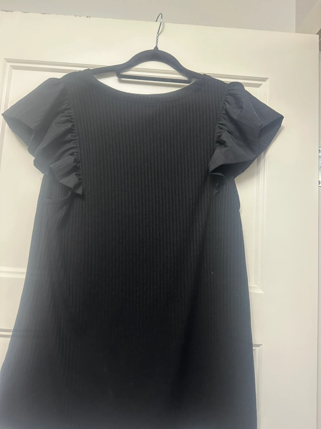 Torrid Black Ribbed Flutter Sleeve shirt Size 2 - photo 2