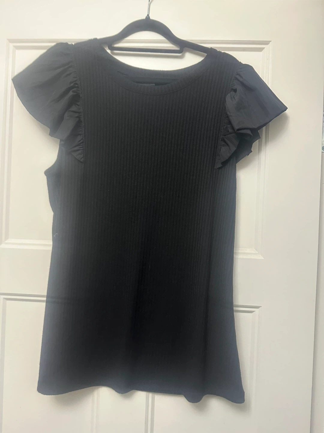 Torrid Black Ribbed Flutter Sleeve shirt Size 2