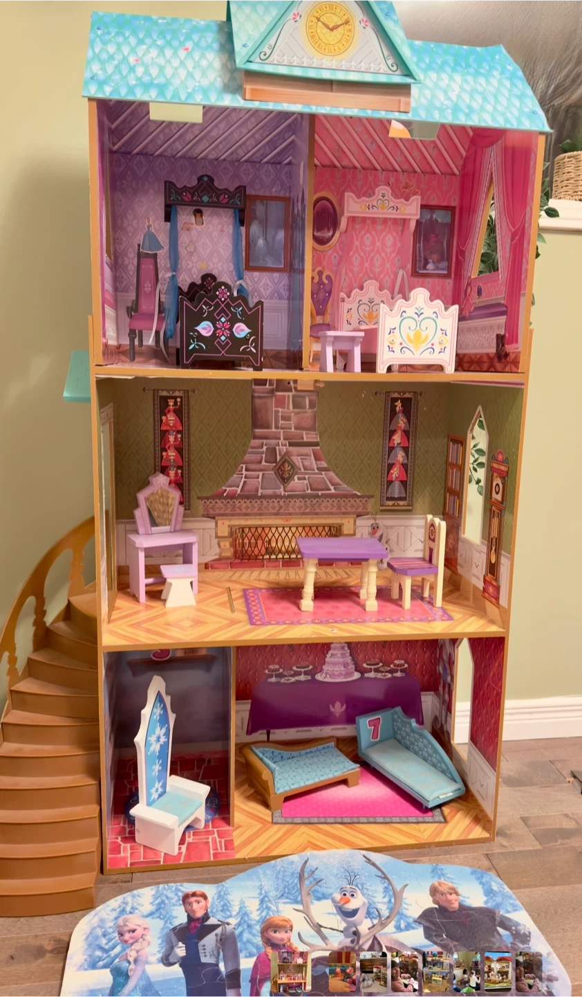 Disney Frozen Dollhouse