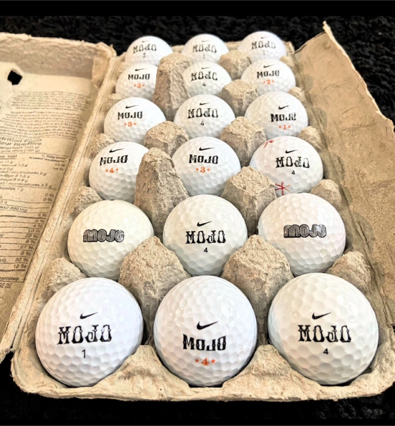 18 Nike MOJO Golf Balls