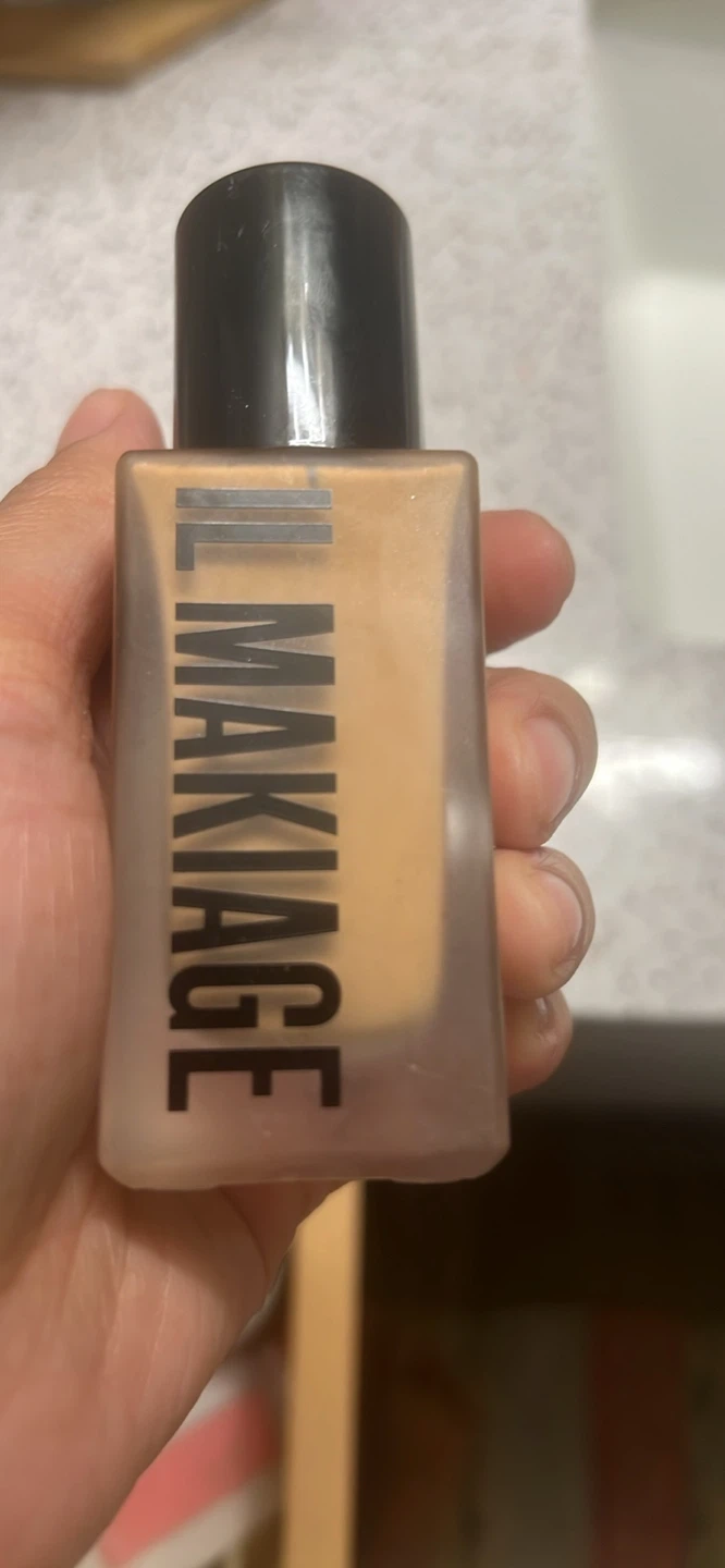 IL MAKIAGE Woke Up Like This Foundation shade 125