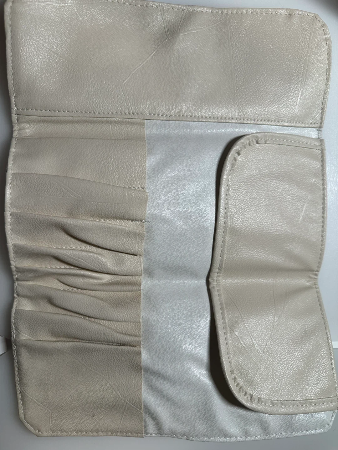 Two Cream Pouches for brushes and Fragrance Samples - photo 2