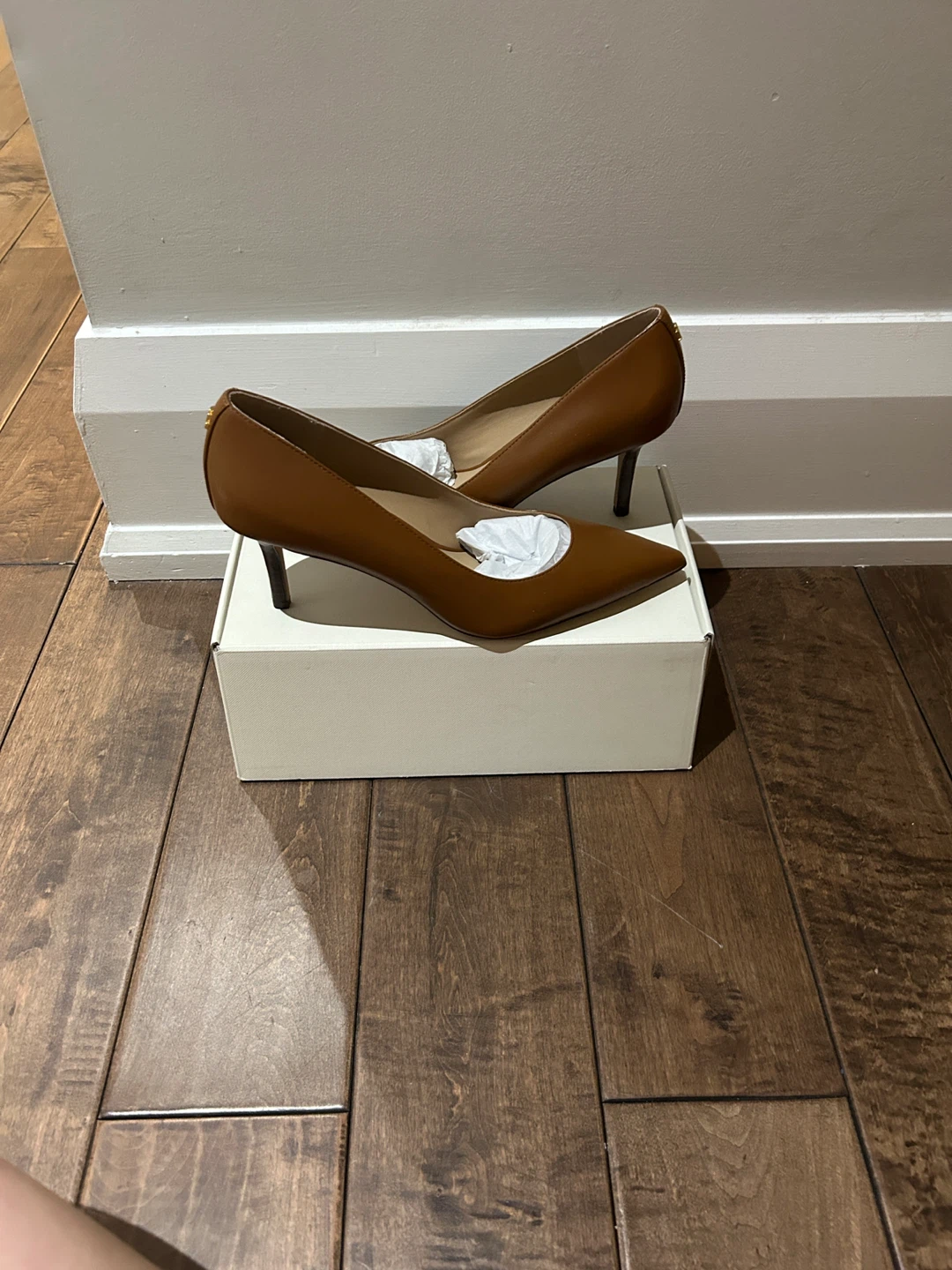Lauren Ralph Lauren Women's tan Leather Pumps - Size 8.5B - photo 4