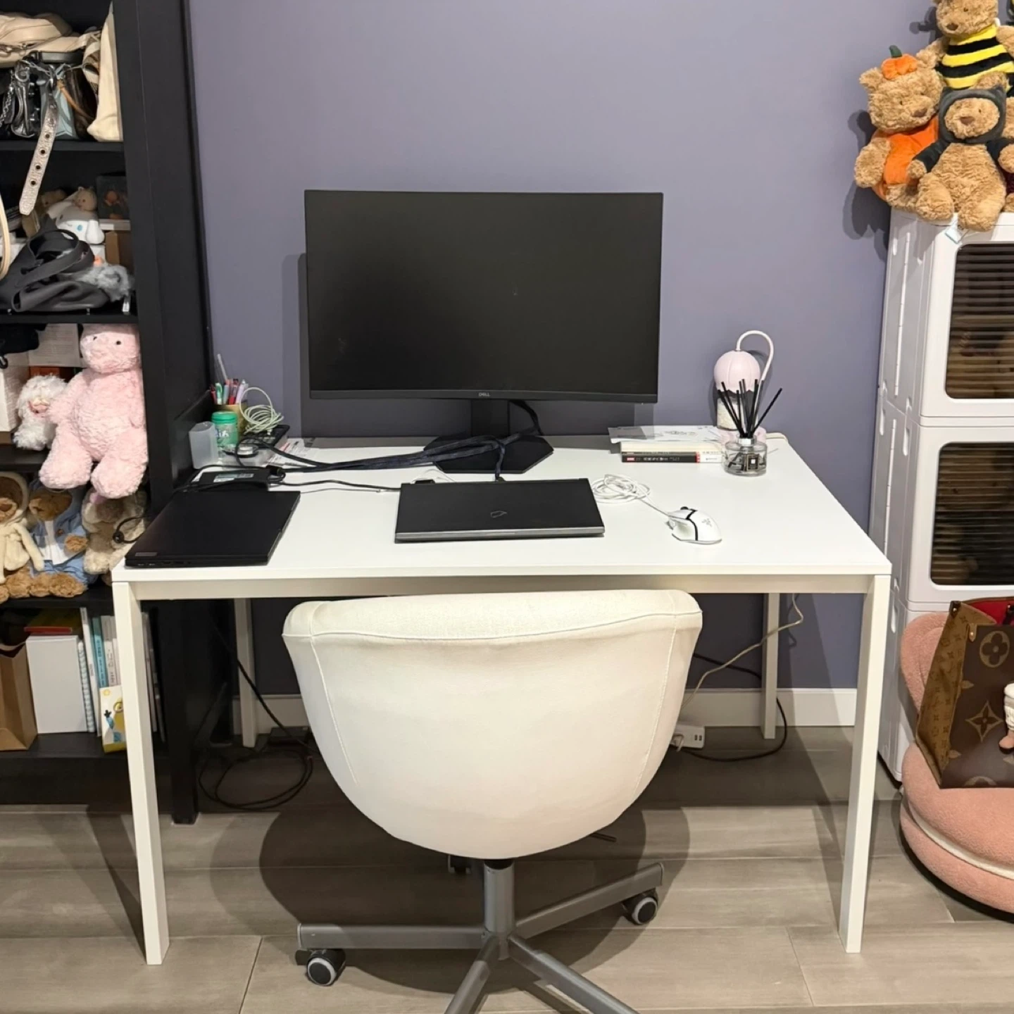 (Retail $90)IKEA VIHALS Table - Desk 125x74 cm