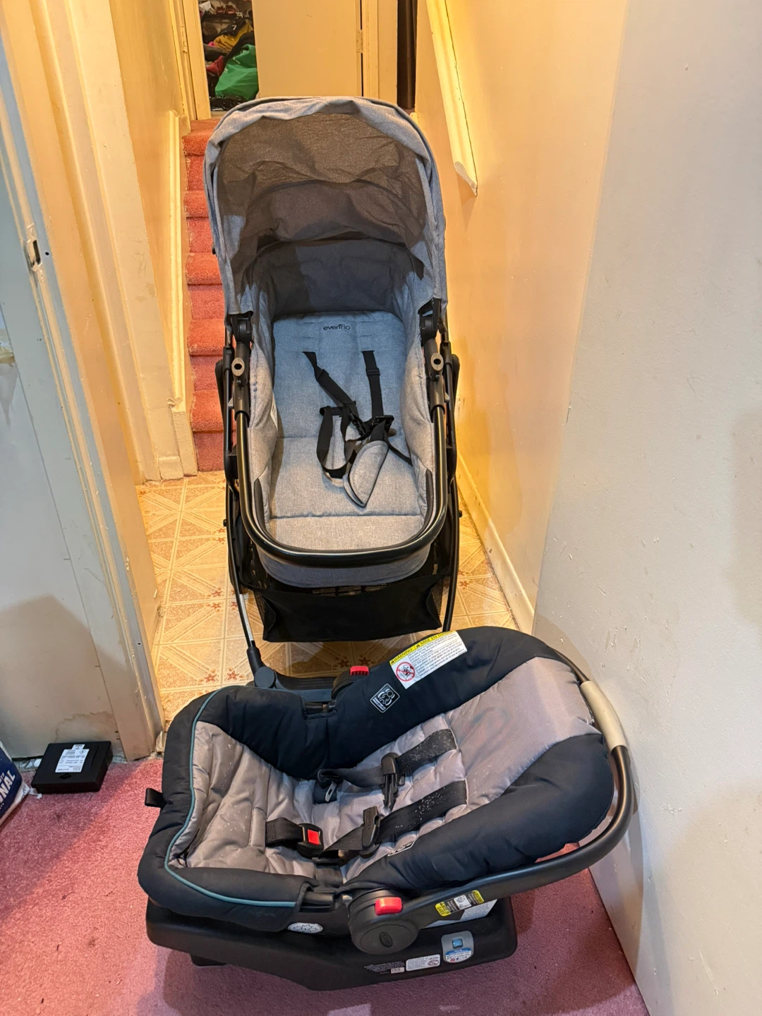 Evenflo Stroller and Car Seat Combo - photo 4