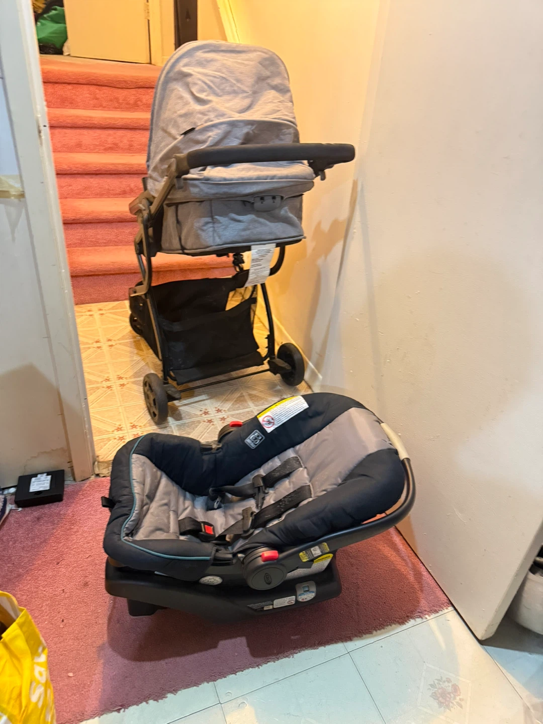 Evenflo Stroller and Car Seat Combo - photo 2