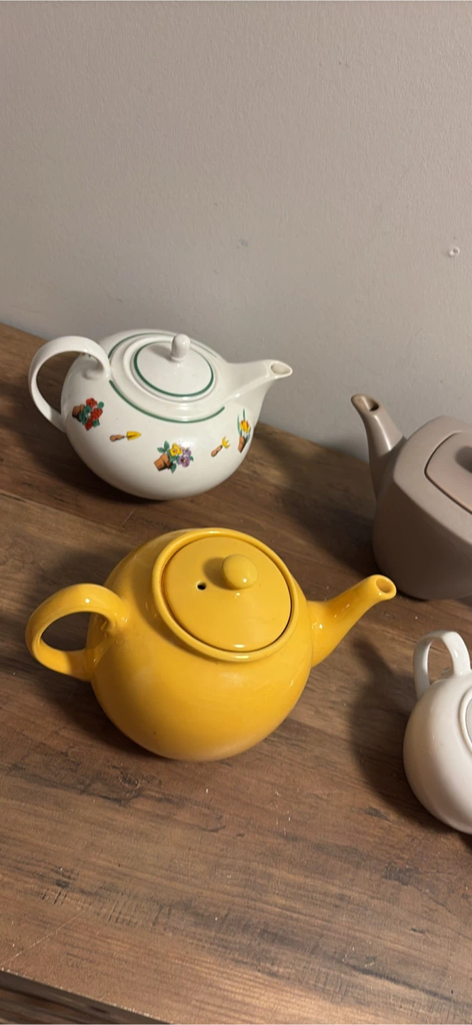 Assorted Ceramic Teapots - photo 2